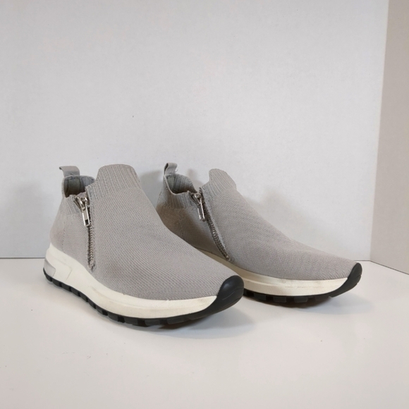Steve Madden Omah gray knit slip on side zip shoes, size 6.5 - Picture 1 of 13